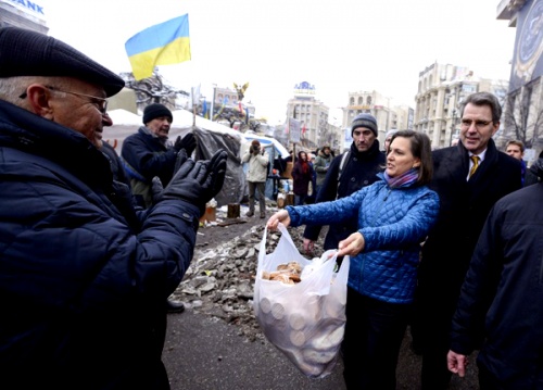 При Януковиче спецпредставители США не боялась раздавать печеньки, при Порошенко ... 